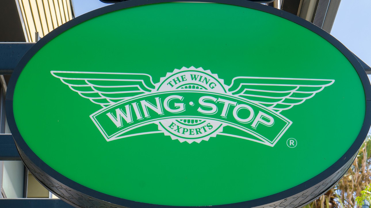 Twitter Rails Against Wingstop For Taking A Shot At Popeye’s Chicken Sandwiches In Viral Tweet