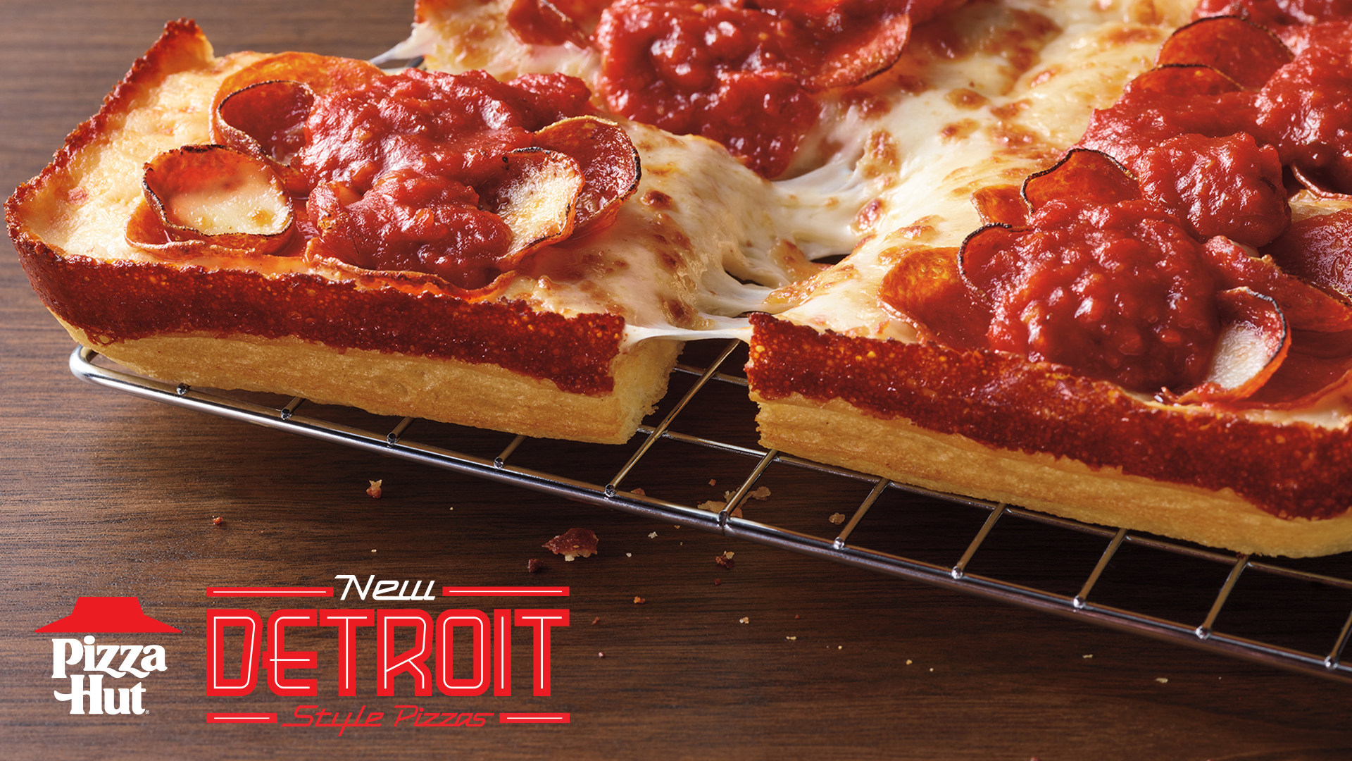 Pizza Hut Bends to Customer Wishes: The Detroit – Style Pizza is back on the menu at Pizza Hut!