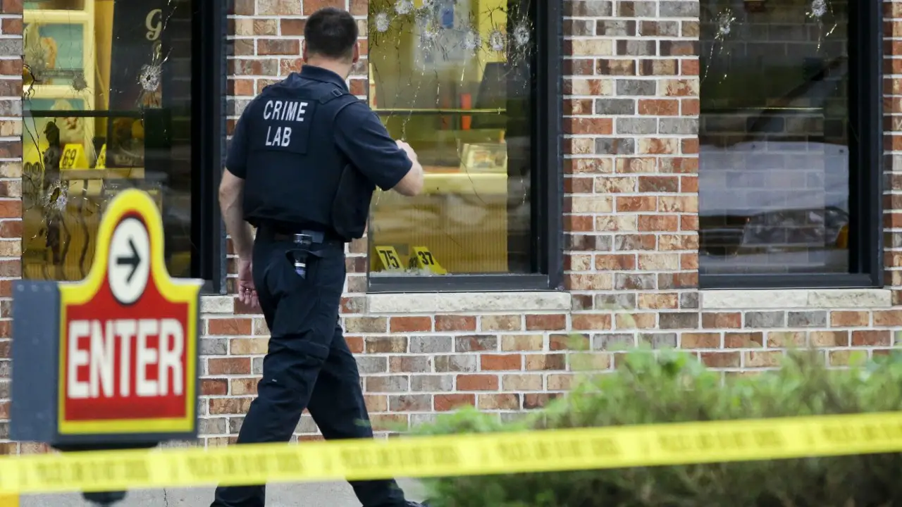 Shoot-Out In Wendy’s Drive-Thru Over Either The Food Or The ‘Wait’ For Food…Leaves One Man Dead