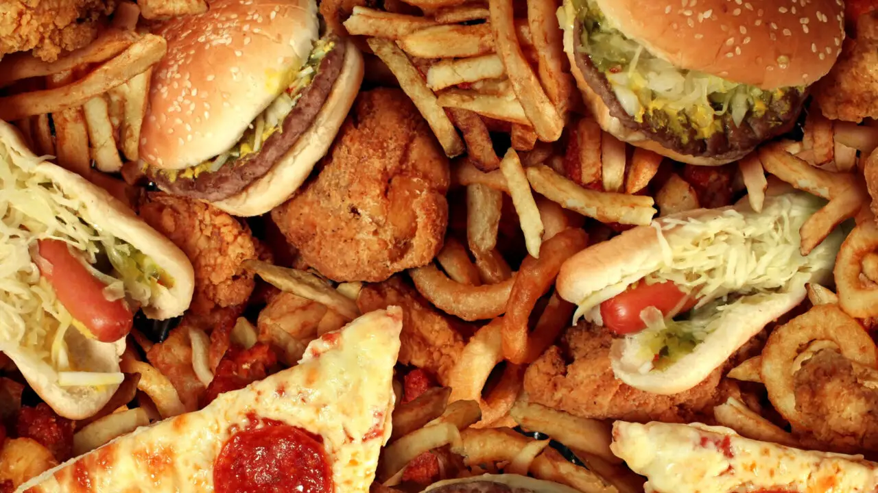 8 Of The Highest Calorie Busting Fast Food Items You Could Ever Sink Your Teeth Into